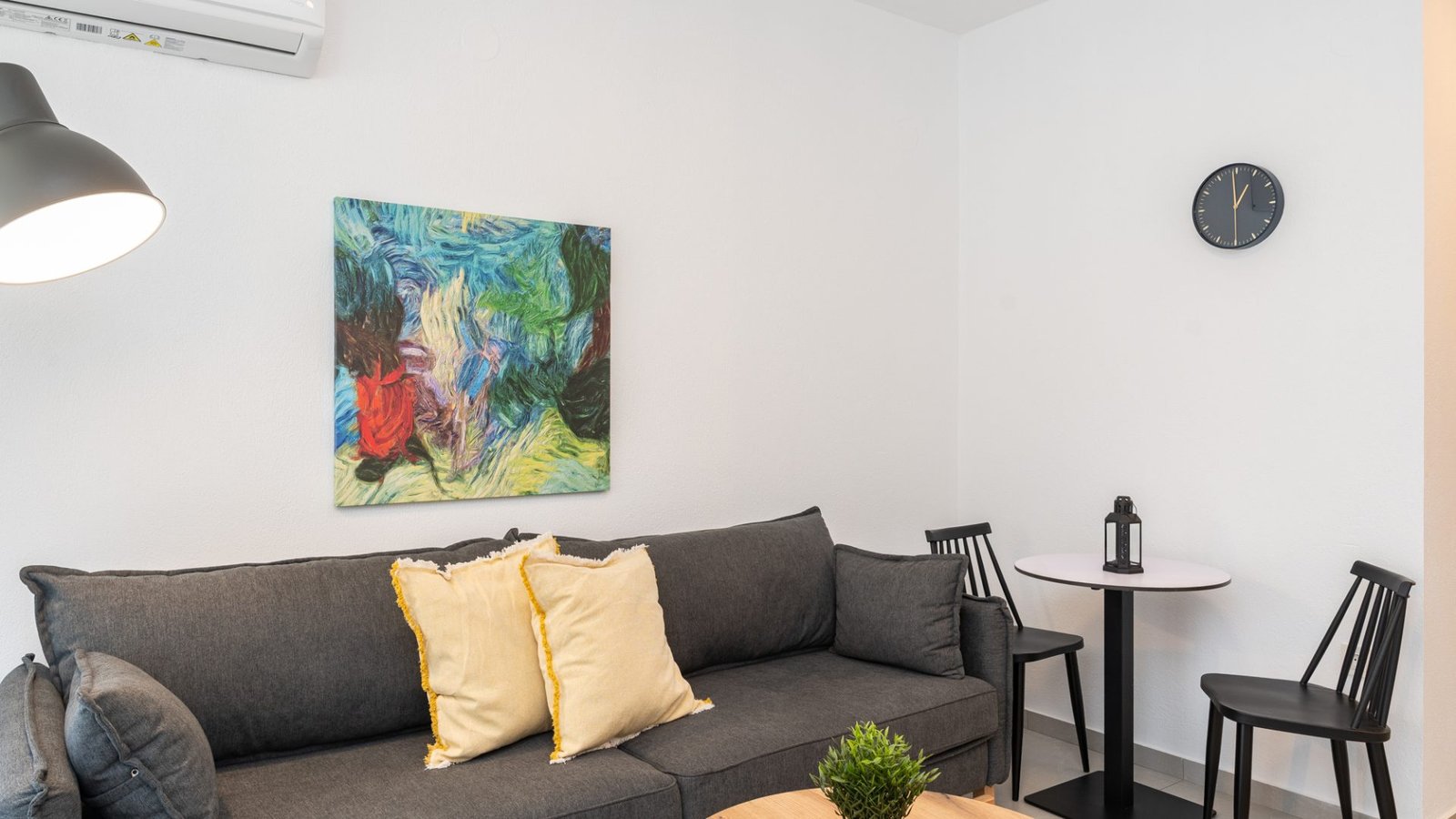 Danai 73.3 25-04-2025 2000px-1